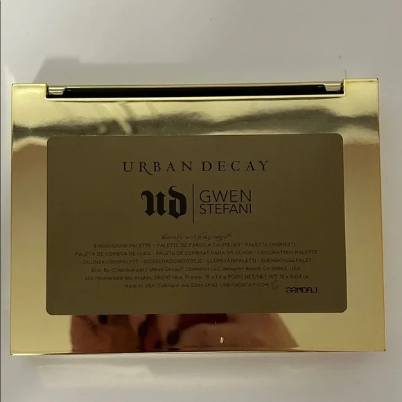 Urban Decay Gold and Black Eyeshadow Palette - Picture 3 of 4